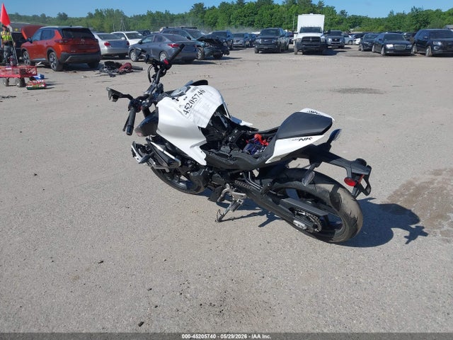 45205740 :رقم المزاد ، LCEPESLB9S6002001 vin ، 2025 Cf Moto 450nk مزاد بيع