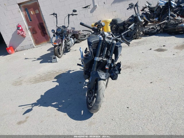45205740 :رقم المزاد ، LCEPESLB9S6002001 vin ، 2025 Cf Moto 450nk مزاد بيع