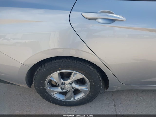 Продажа на аукционе авто 2021 Hyundai Elantra Se, vin: 5NPLL4AG1MH050776, номер лота: 45205820