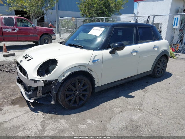 45205849 :رقم المزاد ، WMWXU3C5XF2B55857 vin ، 2015 Mini Hardtop Cooper S مزاد بيع
