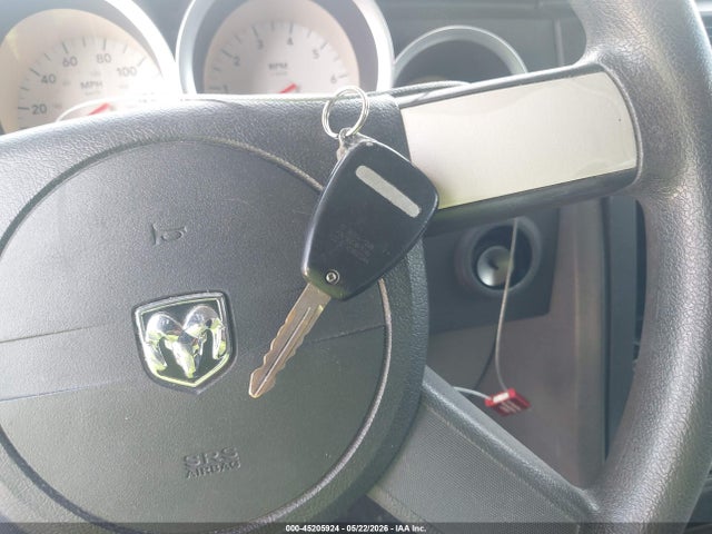 45205924 :رقم المزاد ، 2D4FV48V45H567952 vin ، 2005 Dodge Magnum Se مزاد بيع