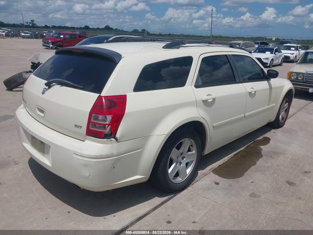 45205924 :رقم المزاد ، 2D4FV48V45H567952 vin ، 2005 Dodge Magnum Se مزاد بيع