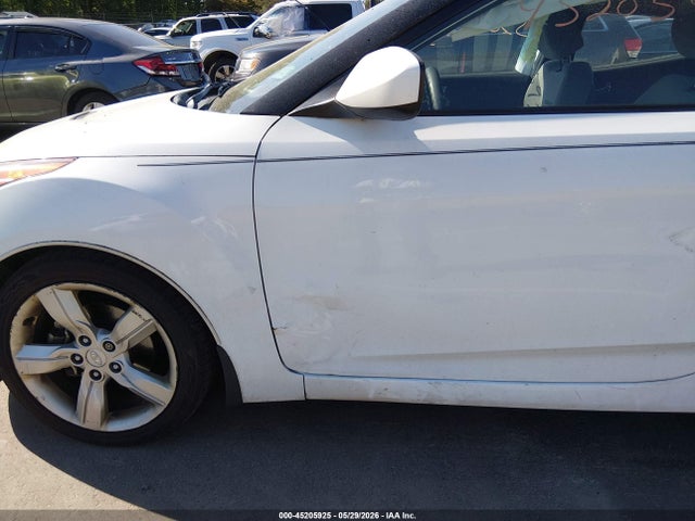 45205925 :رقم المزاد ، KMHTC6AD9DU121189 vin ، 2013 Hyundai Veloster Base W/gray مزاد بيع