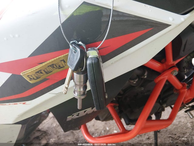 KTM 1290 Super Duke R 2018 VBKV39400JM986652 Image 11