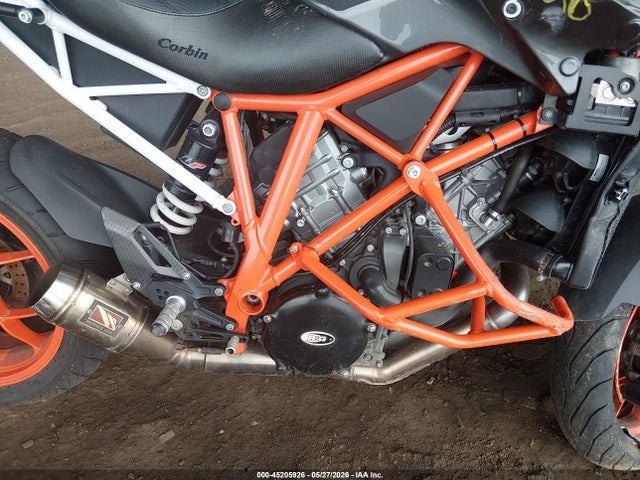 KTM 1290 Super Duke R 2018 VBKV39400JM986652 Image 8