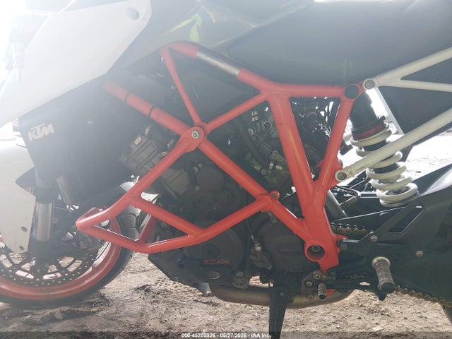 KTM 1290 Super Duke R 2018 VBKV39400JM986652 Image 9