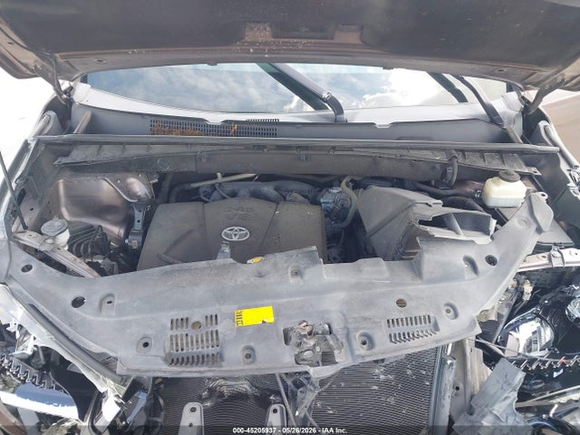 Toyota Highlander Limited 2017 5TDYZRFH3HS225631 Image 10