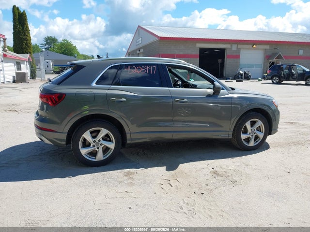 2020 Audi Q3 Premium 45 Tfsi Quattro Tiptronic მანქანა იყიდება აუქციონზე, vin: WA1AECF37L1107628, აუქციონის ნომერი: 45205997