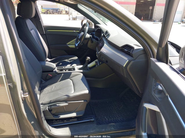 2020 Audi Q3 Premium 45 Tfsi Quattro Tiptronic მანქანა იყიდება აუქციონზე, vin: WA1AECF37L1107628, აუქციონის ნომერი: 45205997
