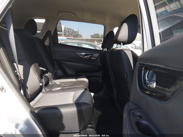 JN8AT2MV8HW277604 Nissan ROGUE SV