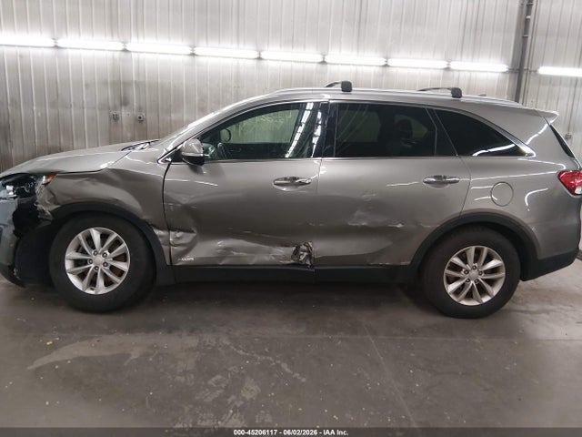 45206117 :رقم المزاد ، 5XYPGDA34HG284880 vin ، 2017 Kia Sorento 2.4l Lx مزاد بيع