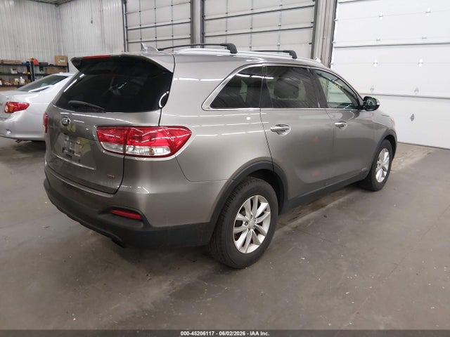 45206117 :رقم المزاد ، 5XYPGDA34HG284880 vin ، 2017 Kia Sorento 2.4l Lx مزاد بيع