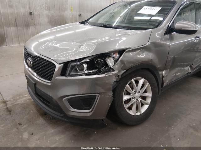 45206117 :رقم المزاد ، 5XYPGDA34HG284880 vin ، 2017 Kia Sorento 2.4l Lx مزاد بيع