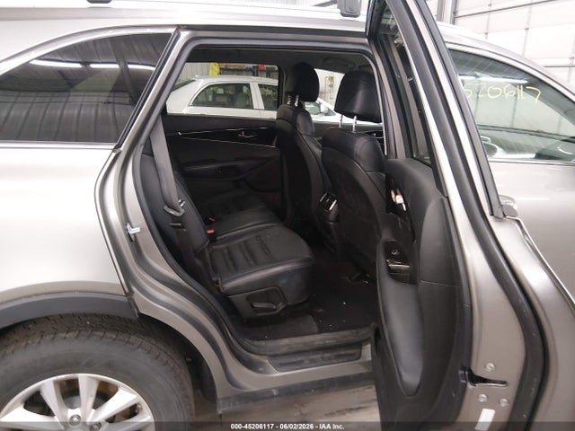 45206117 :رقم المزاد ، 5XYPGDA34HG284880 vin ، 2017 Kia Sorento 2.4l Lx مزاد بيع