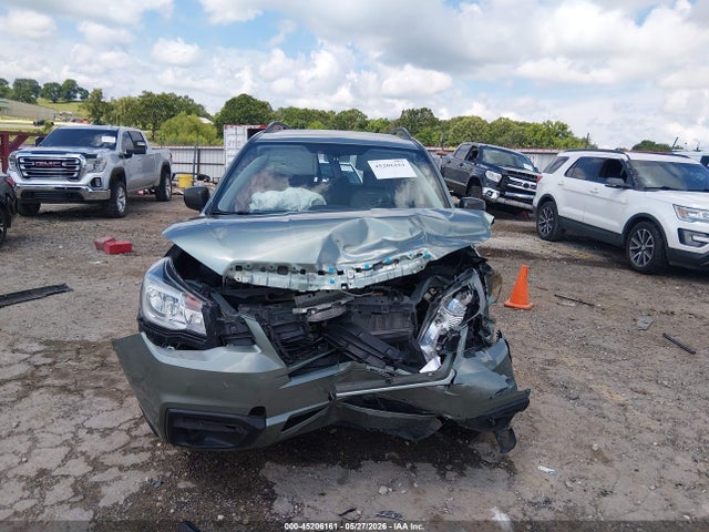 Subaru Forester 2.5i 2018 JF2SJABC1JH601750 Image 12