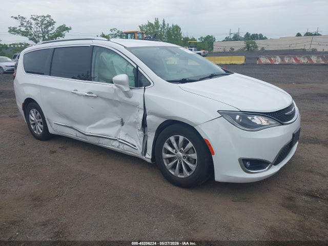 Продаж на аукціоні авто 2019 Chrysler Pacifica Touring L, vin: 2C4RC1BG0KR733186, номер лоту: 45206224
