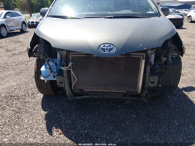 2013 Toyota Sienna Le V6 8 Passenger მანქანა იყიდება აუქციონზე, vin: 5TDKK3DC3DS399241, აუქციონის ნომერი: 45206251