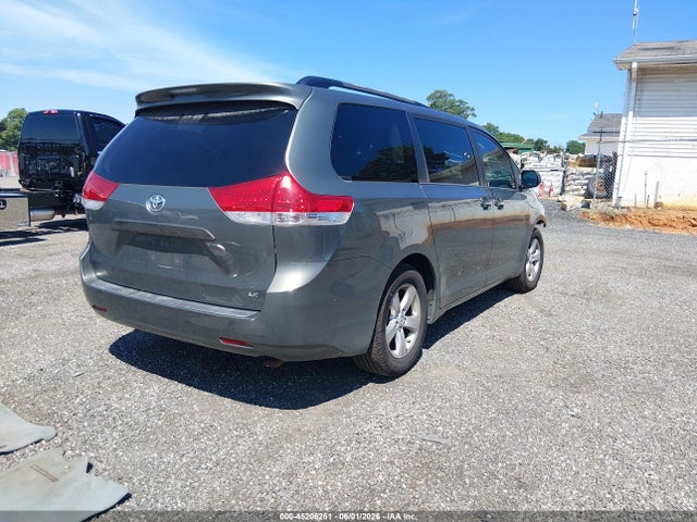 2013 Toyota Sienna Le V6 8 Passenger მანქანა იყიდება აუქციონზე, vin: 5TDKK3DC3DS399241, აუქციონის ნომერი: 45206251