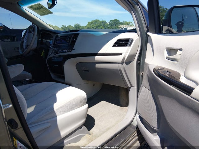 2013 Toyota Sienna Le V6 8 Passenger მანქანა იყიდება აუქციონზე, vin: 5TDKK3DC3DS399241, აუქციონის ნომერი: 45206251
