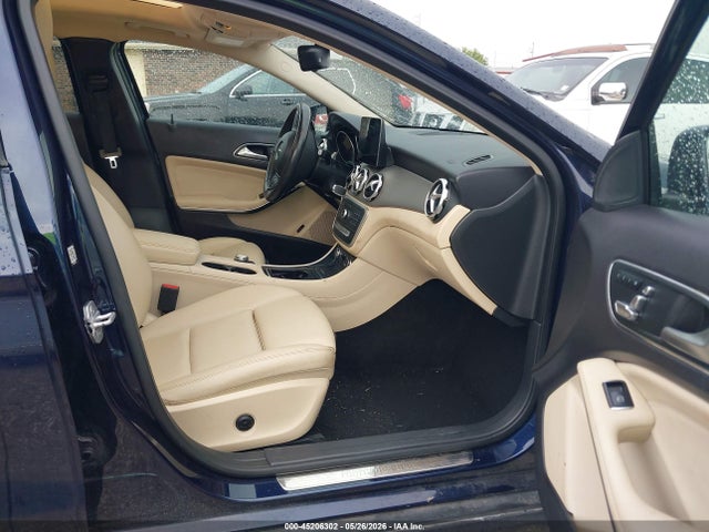 WDCTG4EB4JJ453215 Mercedes-Benz GLA 250