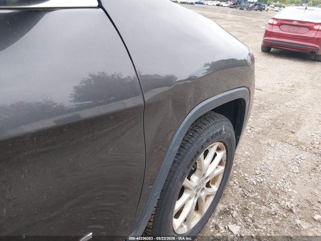 2015 Jeep Cherokee Latitude მანქანა იყიდება აუქციონზე, vin: 1C4PJMCS4FW577393, აუქციონის ნომერი: 45206303