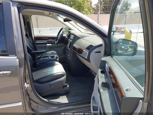 Продажа на аукционе авто 2010 Chrysler Town & Country Touring Plus, vin: 2A4RR8D19AR428925, номер лота: 45206381