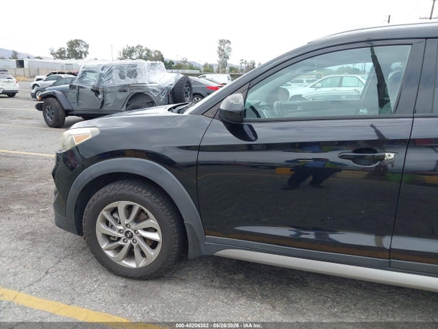 Продажа на аукционе авто 2017 Hyundai Tucson Se, vin: KM8J3CA46HU322639, номер лота: 45206382