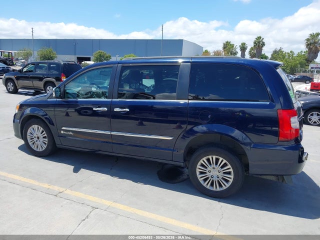 Продаж на аукціоні авто 2016 Chrysler Town & Country Touring-l Anniversary Edition, vin: 2C4RC1CG5GR190214, номер лоту: 45206492
