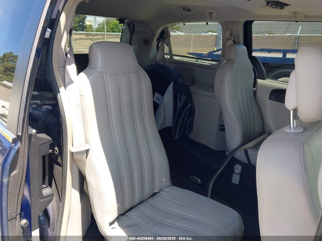 Продаж на аукціоні авто 2016 Chrysler Town & Country Touring-l Anniversary Edition, vin: 2C4RC1CG5GR190214, номер лоту: 45206492