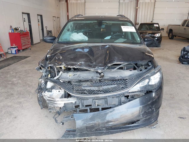 2020 Chrysler Voyager Lxi მანქანა იყიდება აუქციონზე, vin: 2C4RC1DGXLR146900, აუქციონის ნომერი: 45206715