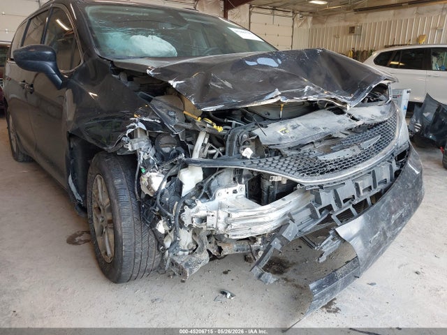 2020 Chrysler Voyager Lxi მანქანა იყიდება აუქციონზე, vin: 2C4RC1DGXLR146900, აუქციონის ნომერი: 45206715