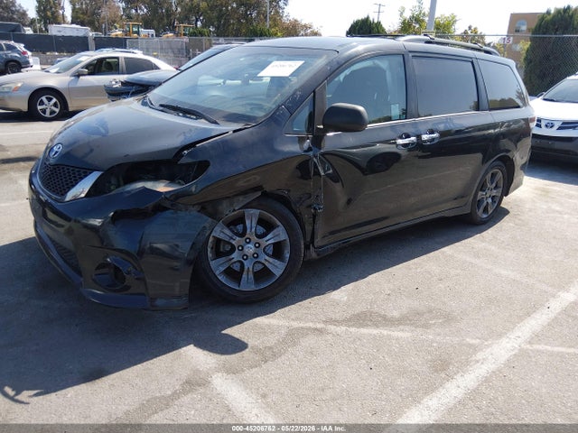 2015 Toyota Sienna Se 8 Passenger მანქანა იყიდება აუქციონზე, vin: 5TDXK3DC9FS683112, აუქციონის ნომერი: 45206762