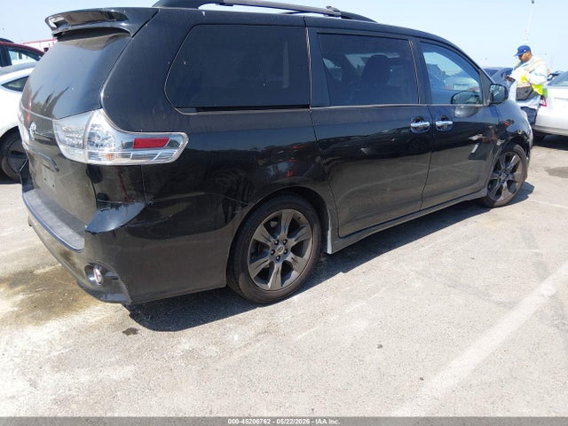 2015 Toyota Sienna Se 8 Passenger მანქანა იყიდება აუქციონზე, vin: 5TDXK3DC9FS683112, აუქციონის ნომერი: 45206762