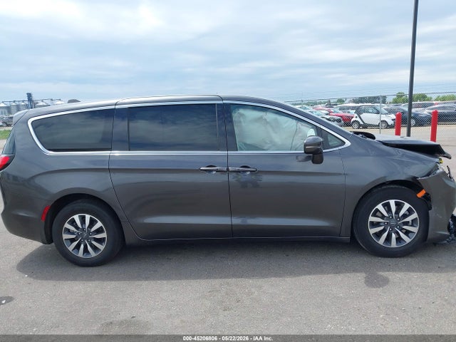 2022 Chrysler Pacifica Hybrid Touring L მანქანა იყიდება აუქციონზე, vin: 2C4RC1L72NR206771, აუქციონის ნომერი: 45206806