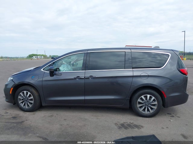 2022 Chrysler Pacifica Hybrid Touring L მანქანა იყიდება აუქციონზე, vin: 2C4RC1L72NR206771, აუქციონის ნომერი: 45206806