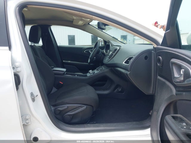 Продаж на аукціоні авто 2015 Chrysler 200 Limited, vin: 1C3CCCAB6FN532777, номер лоту: 45206832