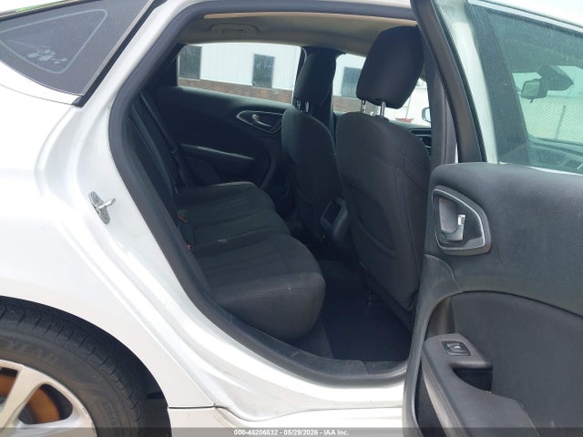 Продаж на аукціоні авто 2015 Chrysler 200 Limited, vin: 1C3CCCAB6FN532777, номер лоту: 45206832