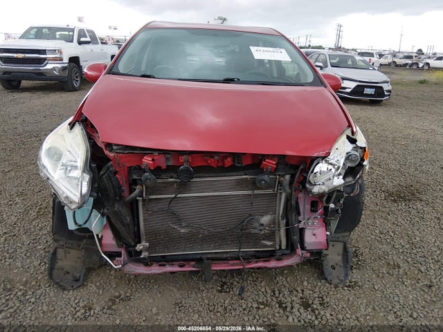 Toyota Prius Two 2014 JTDKN3DU0E0367304 Image 13
