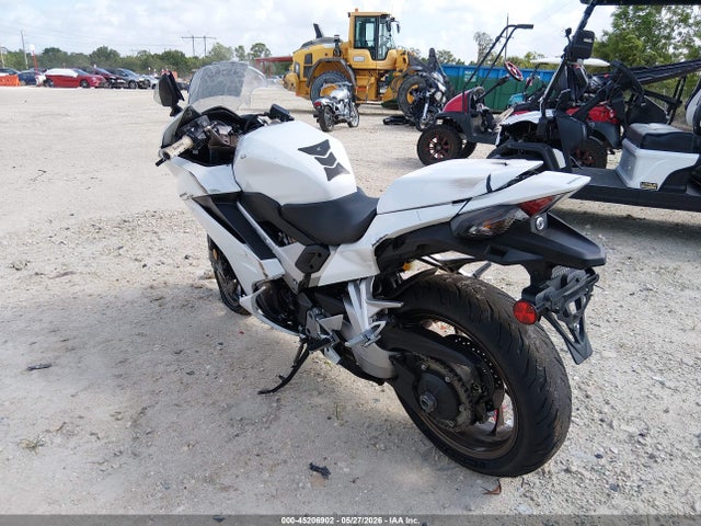 Honda Vfr800 F 2015 JH2RC7956FK100212 Image 3