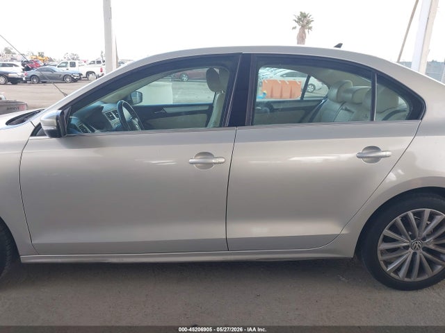 2011 Volkswagen Jetta 2.5l Sel მანქანა იყიდება აუქციონზე, vin: 3VWLX7AJXBM360298, აუქციონის ნომერი: 45206905