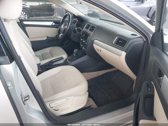 2011 Volkswagen Jetta 2.5l Sel მანქანა იყიდება აუქციონზე, vin: 3VWLX7AJXBM360298, აუქციონის ნომერი: 45206905