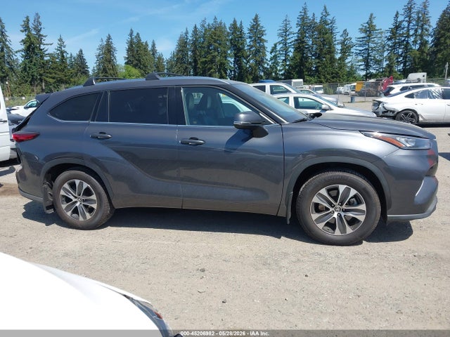Продажа на аукционе авто 2020 Toyota Highlander Xle, vin: 5TDHZRBH0LS035753, номер лота: 45206982