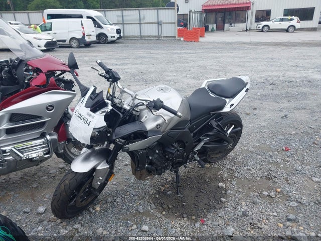 45206984 :رقم المزاد ، JYARN17E0BA008138 vin ، 2011 Yamaha Fz1 S مزاد بيع