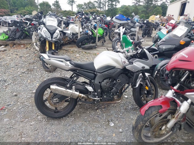 45206984 :رقم المزاد ، JYARN17E0BA008138 vin ، 2011 Yamaha Fz1 S مزاد بيع