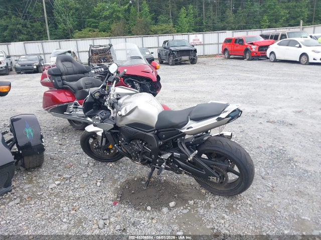 45206984 :رقم المزاد ، JYARN17E0BA008138 vin ، 2011 Yamaha Fz1 S مزاد بيع