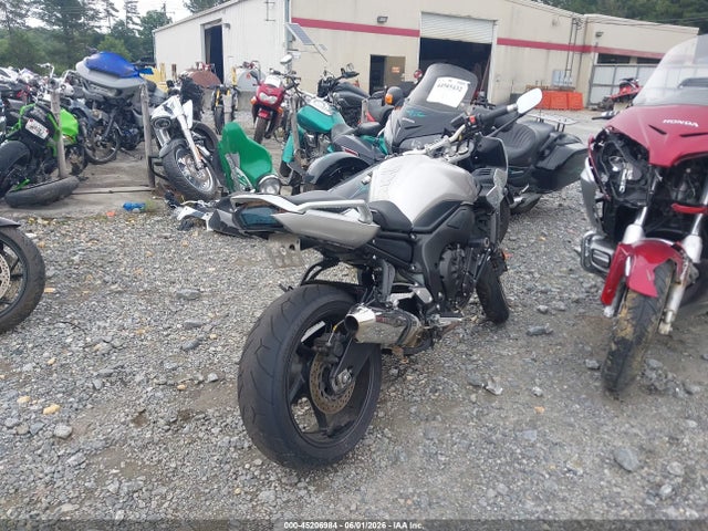 45206984 :رقم المزاد ، JYARN17E0BA008138 vin ، 2011 Yamaha Fz1 S مزاد بيع