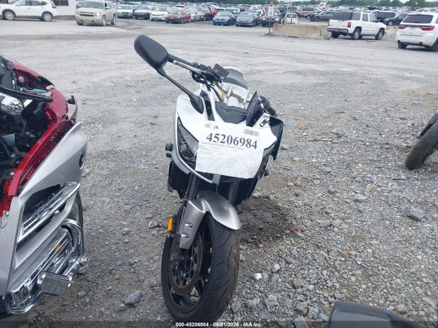 45206984 :رقم المزاد ، JYARN17E0BA008138 vin ، 2011 Yamaha Fz1 S مزاد بيع