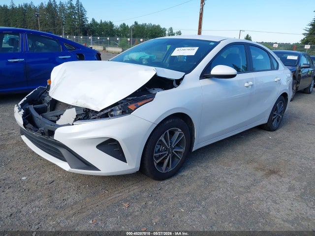 KIA Forte Lxs 2023 3KPF24AD8PE650306 Image 2