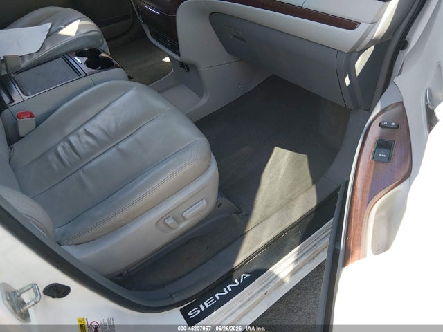 Продажа на аукционе авто 2013 Toyota Sienna Xle V6 8 Passenger, vin: 5TDYK3DC2DS303965, номер лота: 45207067