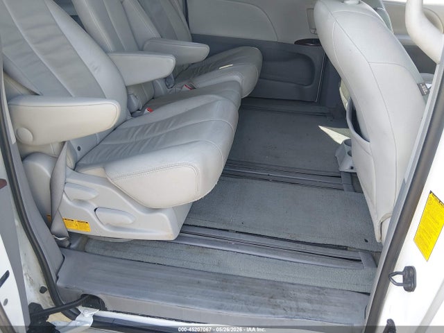 Продажа на аукционе авто 2013 Toyota Sienna Xle V6 8 Passenger, vin: 5TDYK3DC2DS303965, номер лота: 45207067